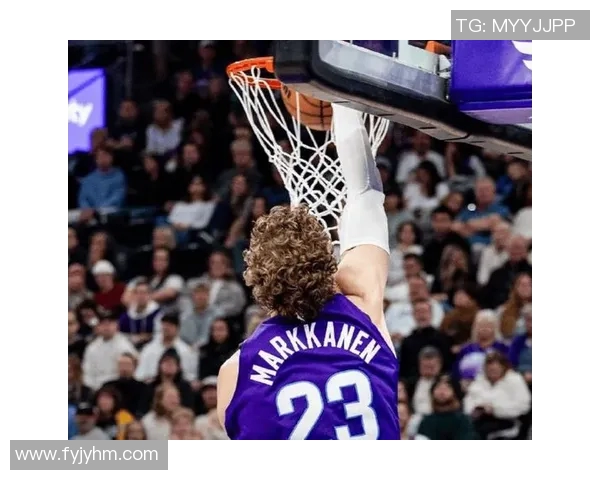 国王队凭借瓦兰22分10篮板和阿伦20分力克太阳队小萨贡献20分12篮板